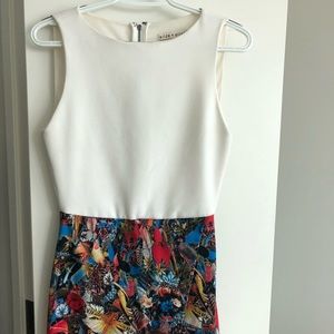 Alice + Olivia A shape Dress in size 4